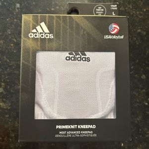 NEW in box; Adidas Volleyball Kneepads; Size Large